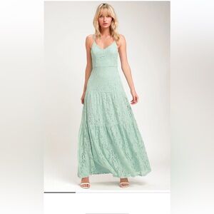 NWT Lulus light sage green lace tiered maxi dress